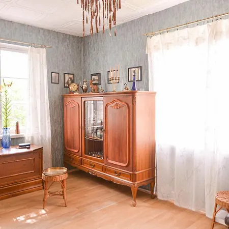 فيلة Sirbi House