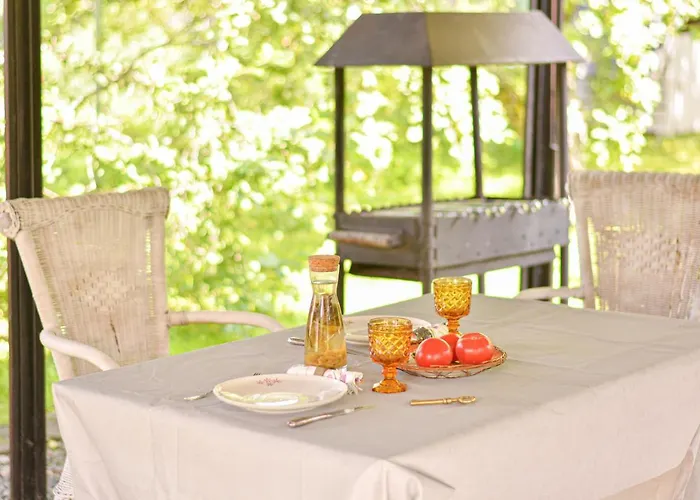 فيلة Sirbi House *